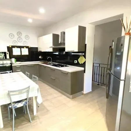 Alghero A Charming Villa With Swimming Pool, Wifi, Park, For 6 People